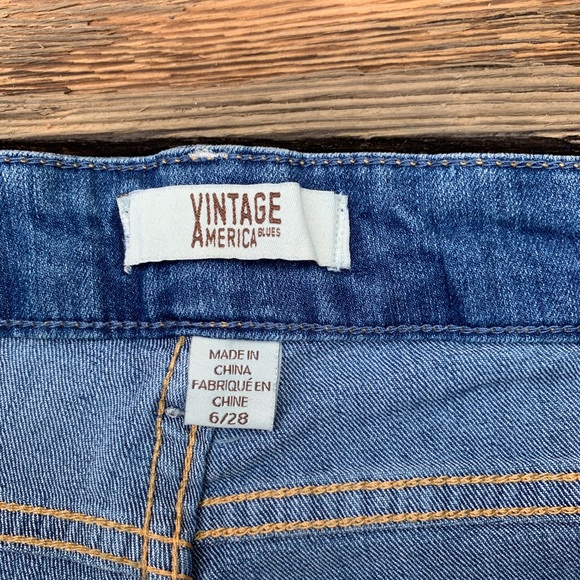 Vintage America | Wonderland Capris Ruffle Jeans 6 - Picture 5 of 9